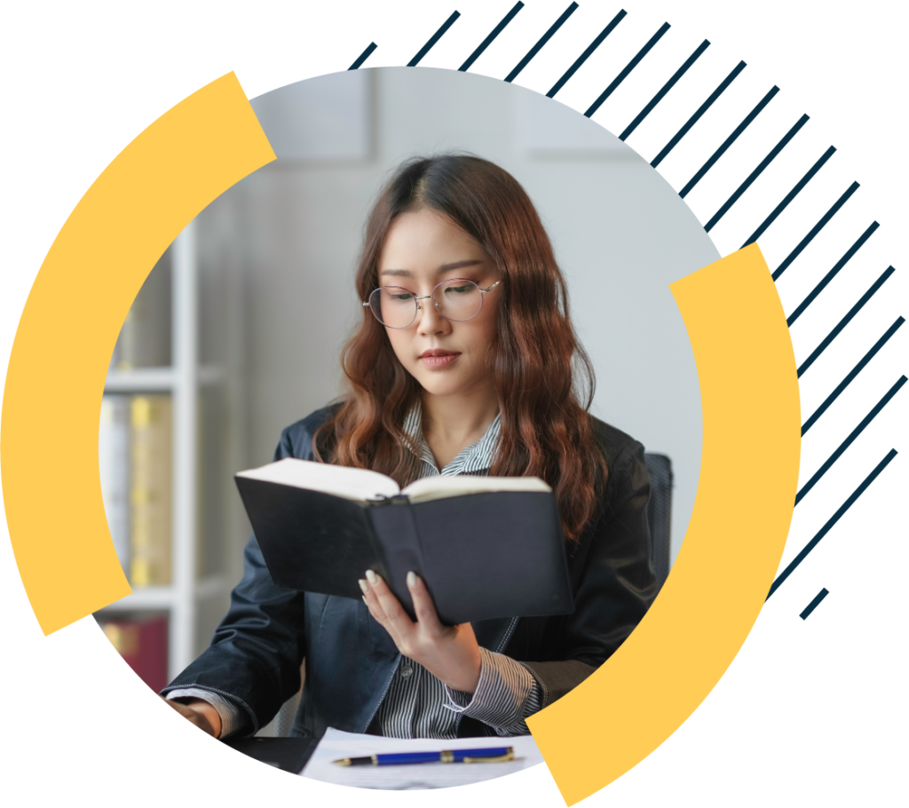 Estudante de direito universitário estudando